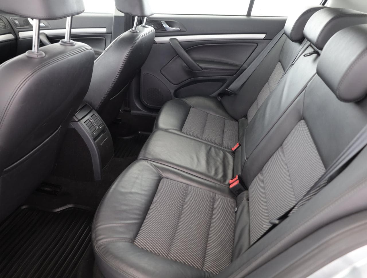 2011 Škoda Octavia - 12