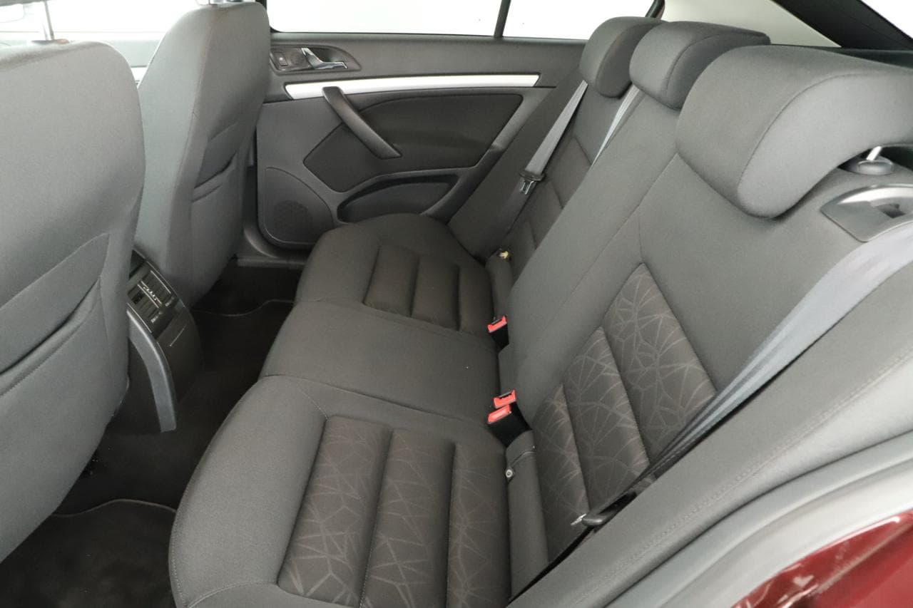 2011 Škoda Octavia - 12