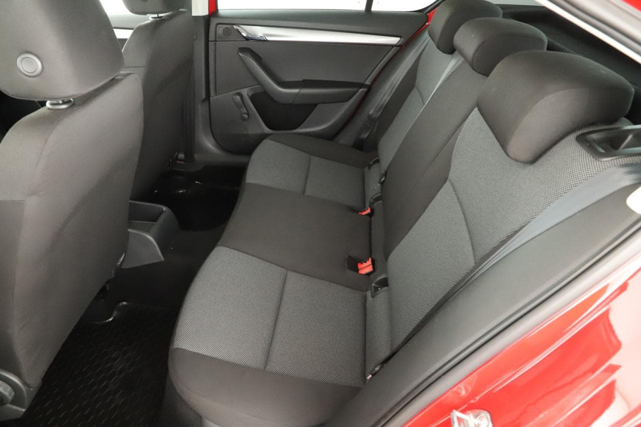 2014 Škoda Octavia - 12