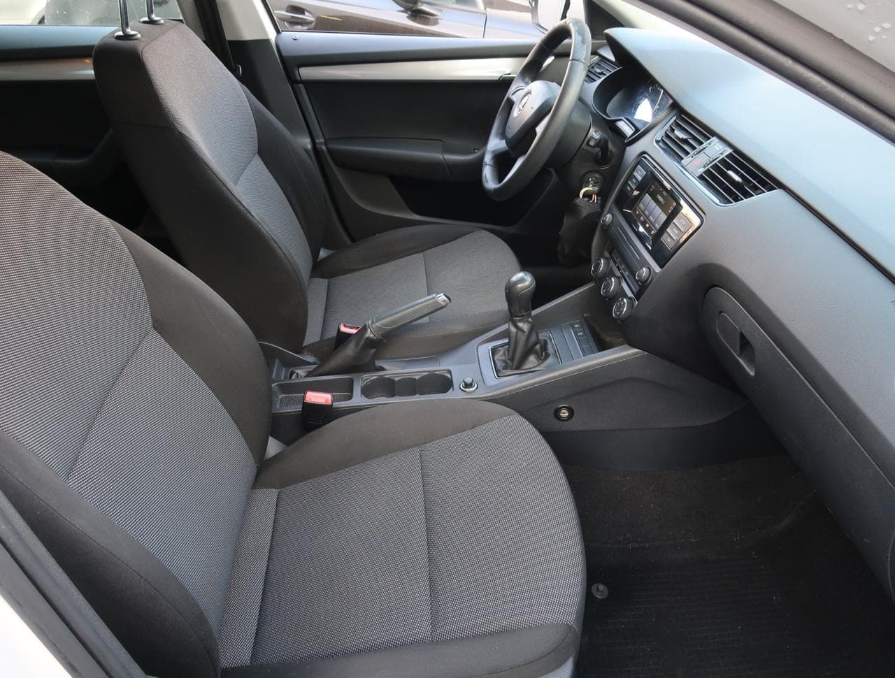 2015 Škoda Octavia - 23