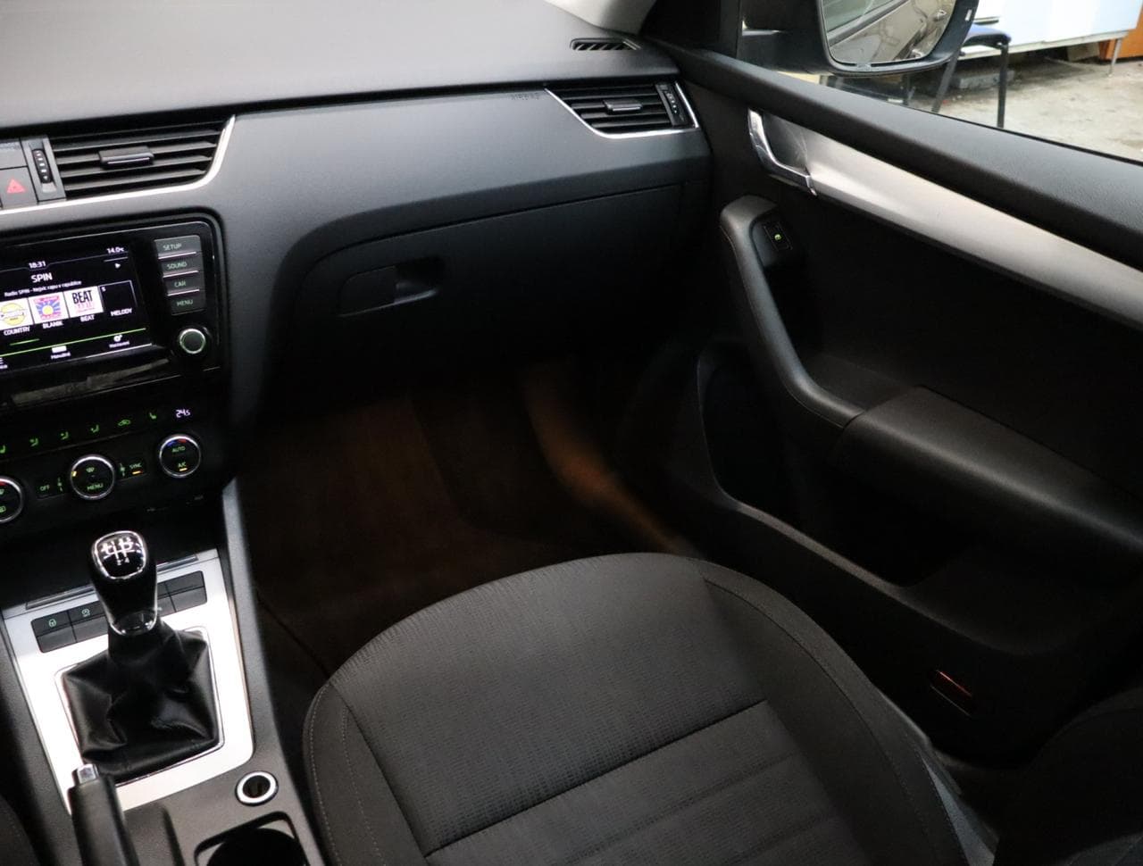 2017 Škoda OCTAVIA - 11