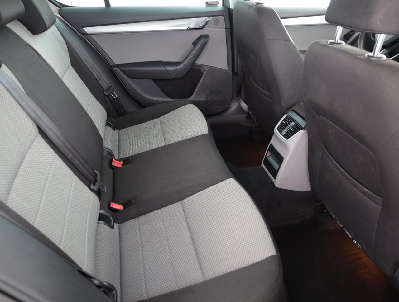 2016 Škoda Octavia - 11