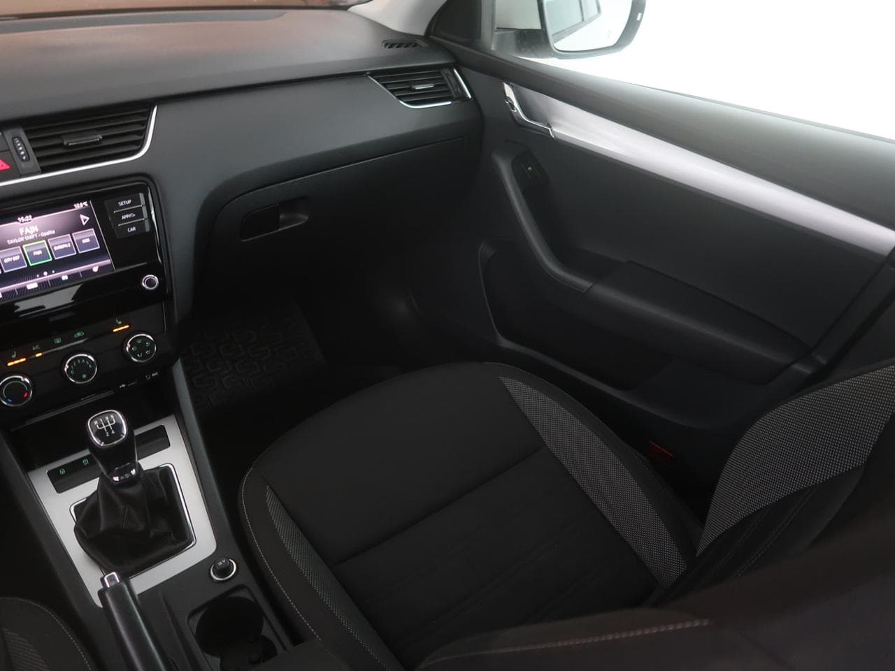 2017 Škoda OCTAVIA - 11