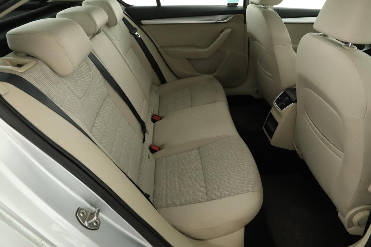 2014 Škoda OCTAVIA - 11