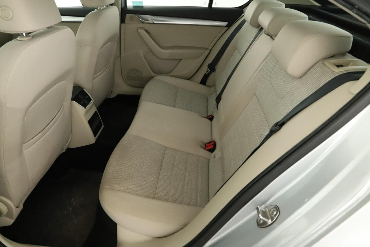 2014 Škoda OCTAVIA - 12