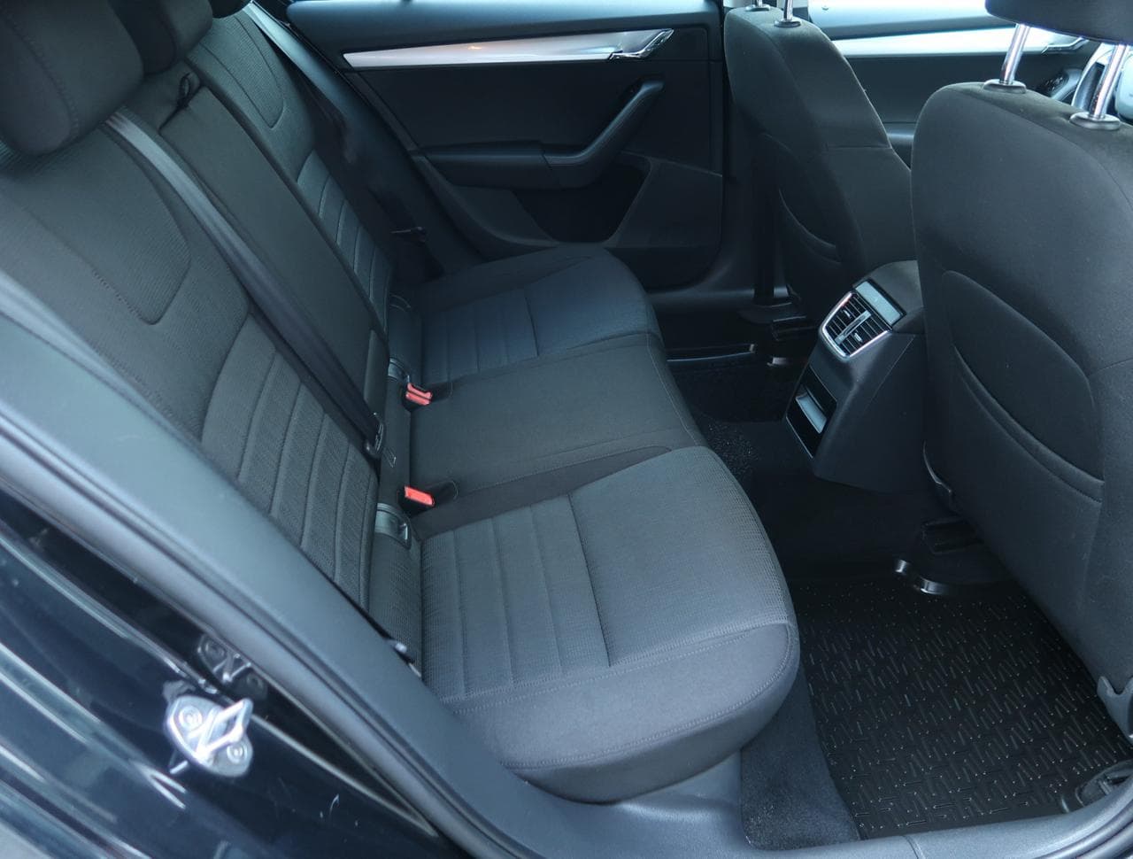 2015 Škoda OCTAVIA - 13