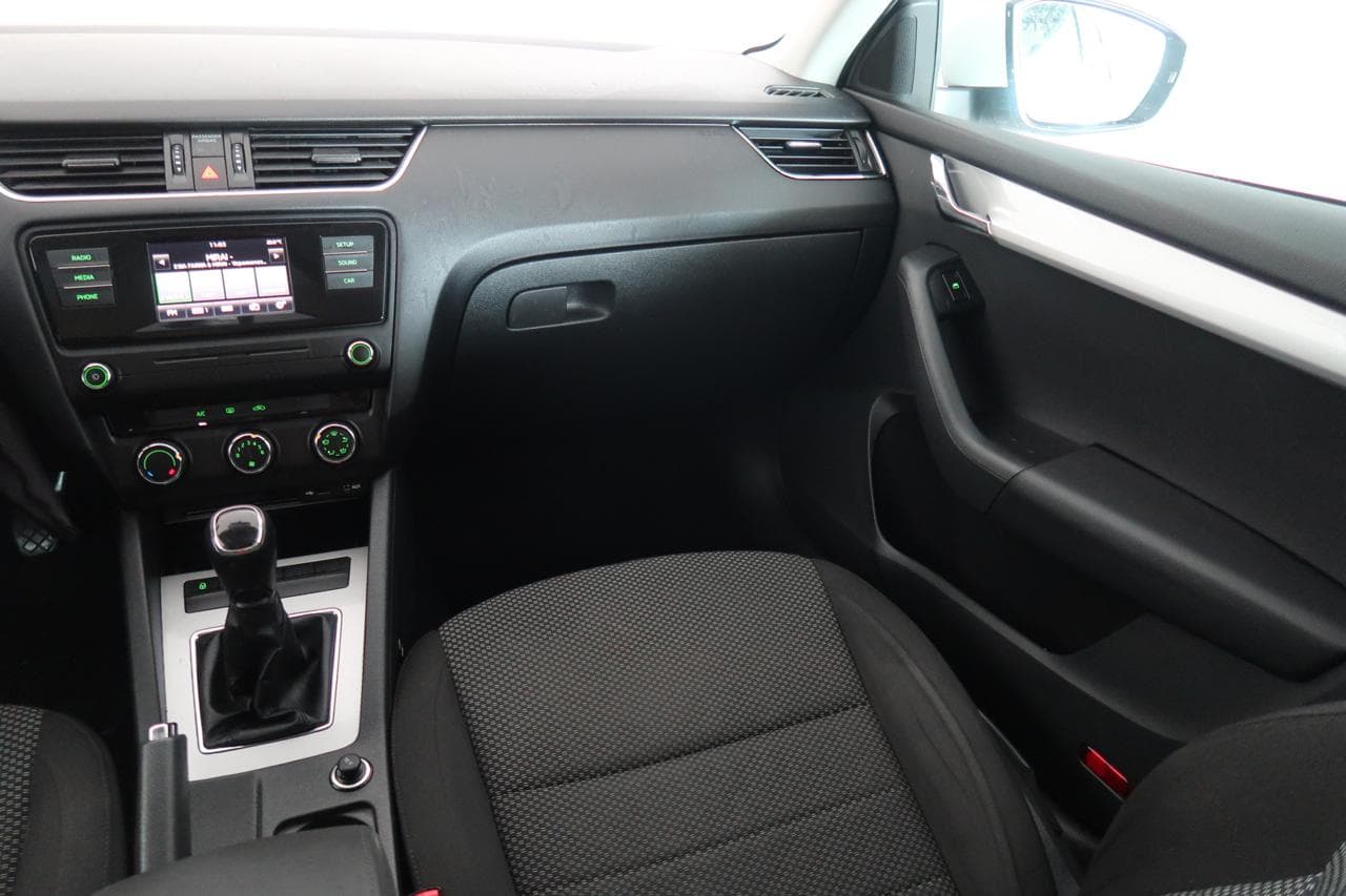 2015 Škoda OCTAVIA - 17