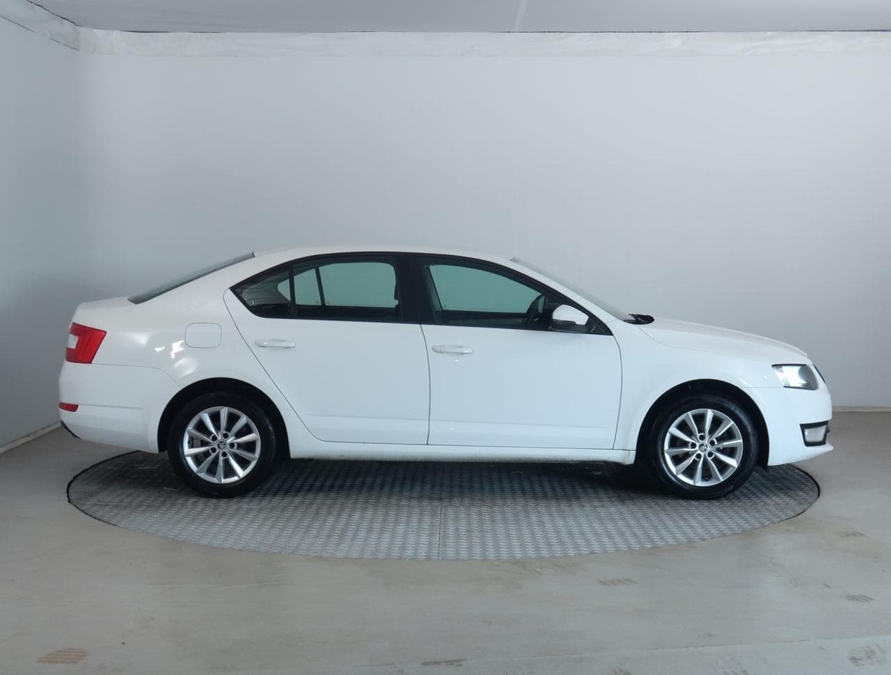 2015 Škoda OCTAVIA - 11