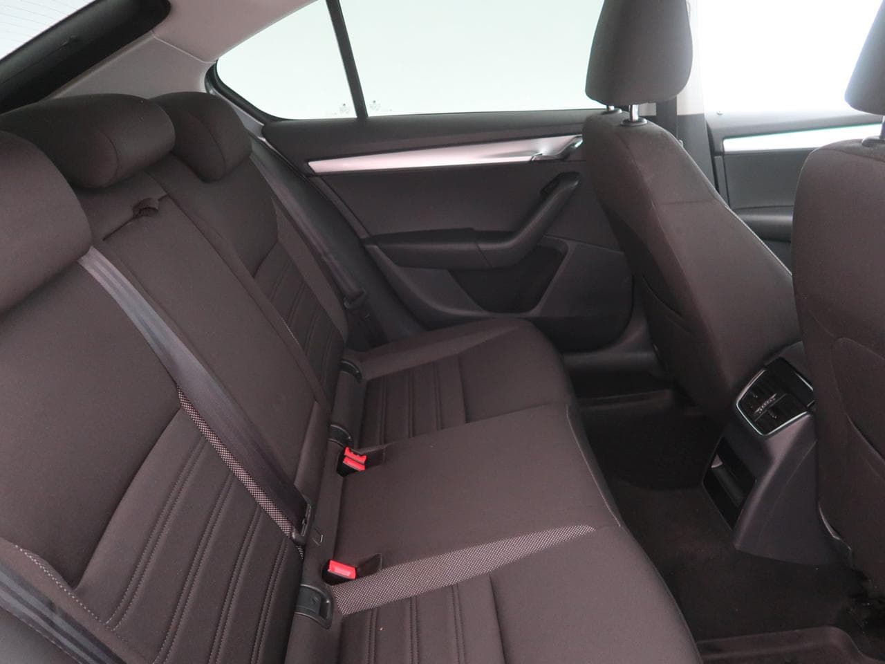 2018 Škoda OCTAVIA - 11