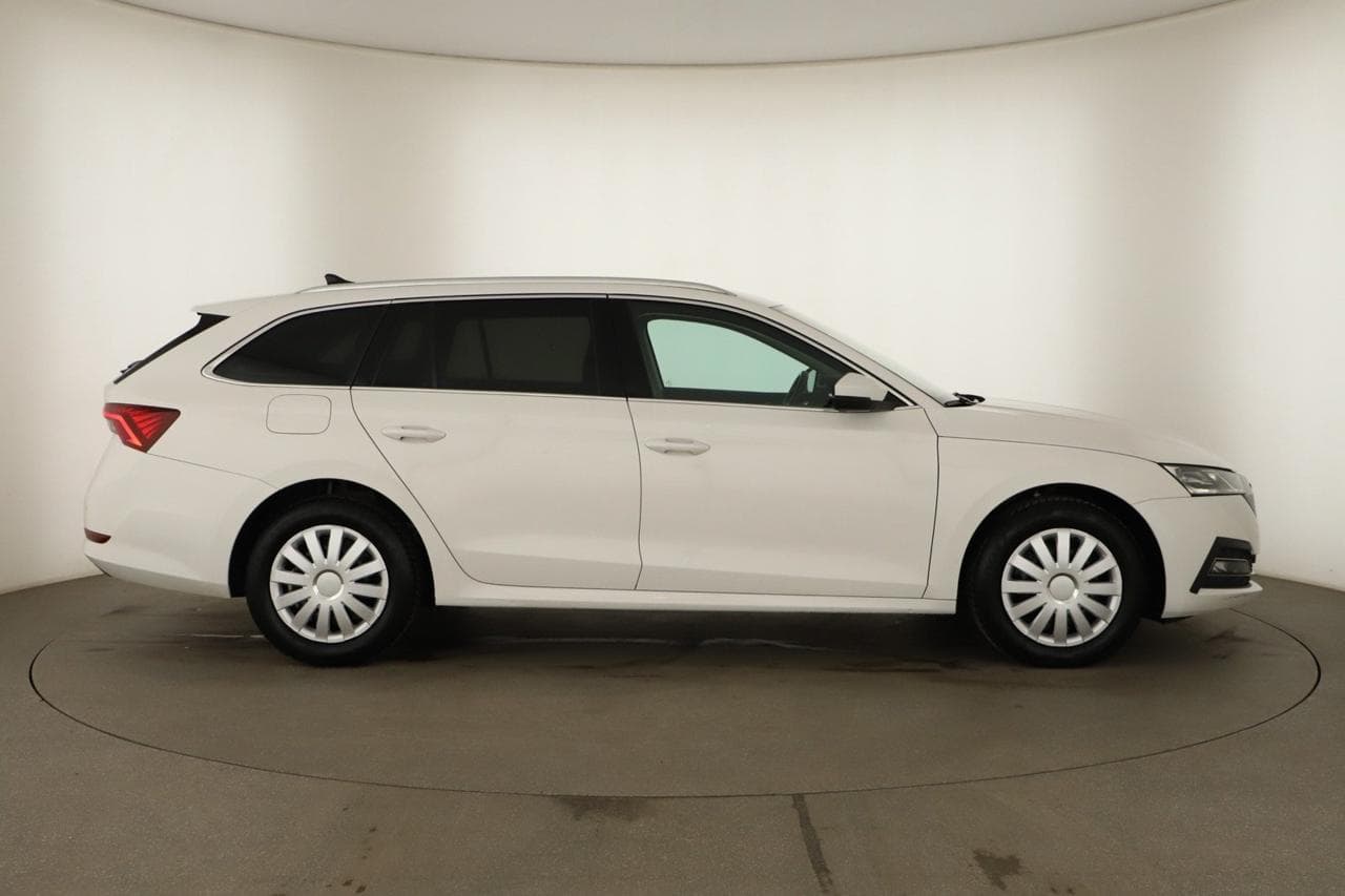 2022 Škoda Octavia - 8