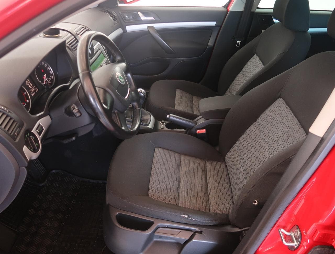 2010 Škoda Octavia - 16