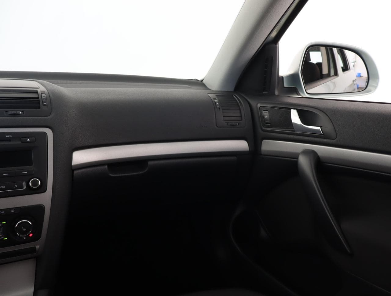 2011 Škoda Octavia - 11