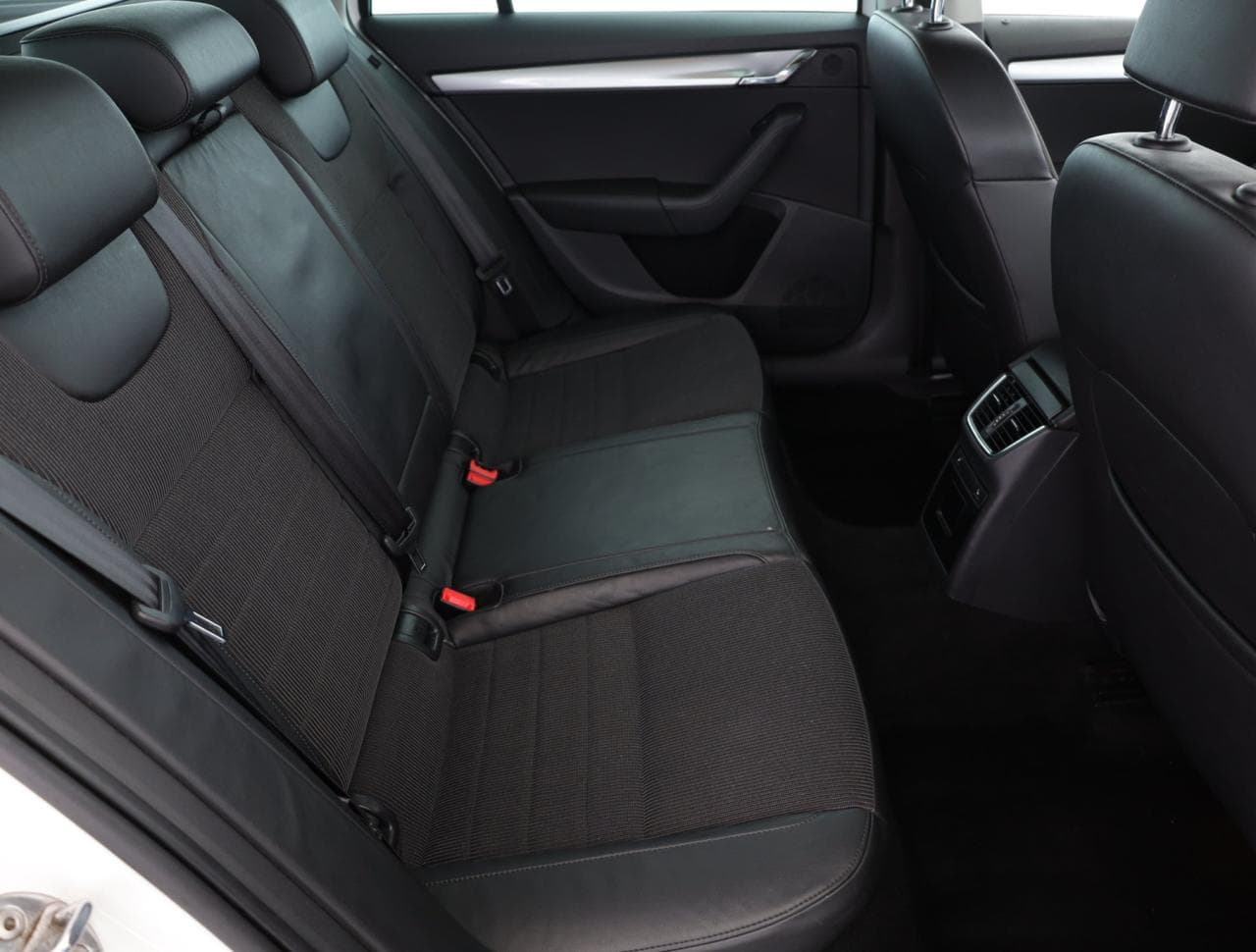 2014 Škoda Octavia - 11