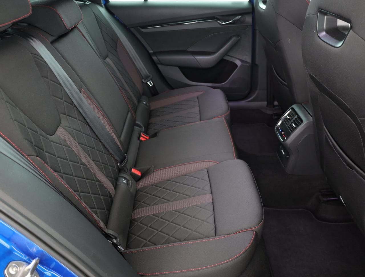 2023 Škoda Octavia - 11