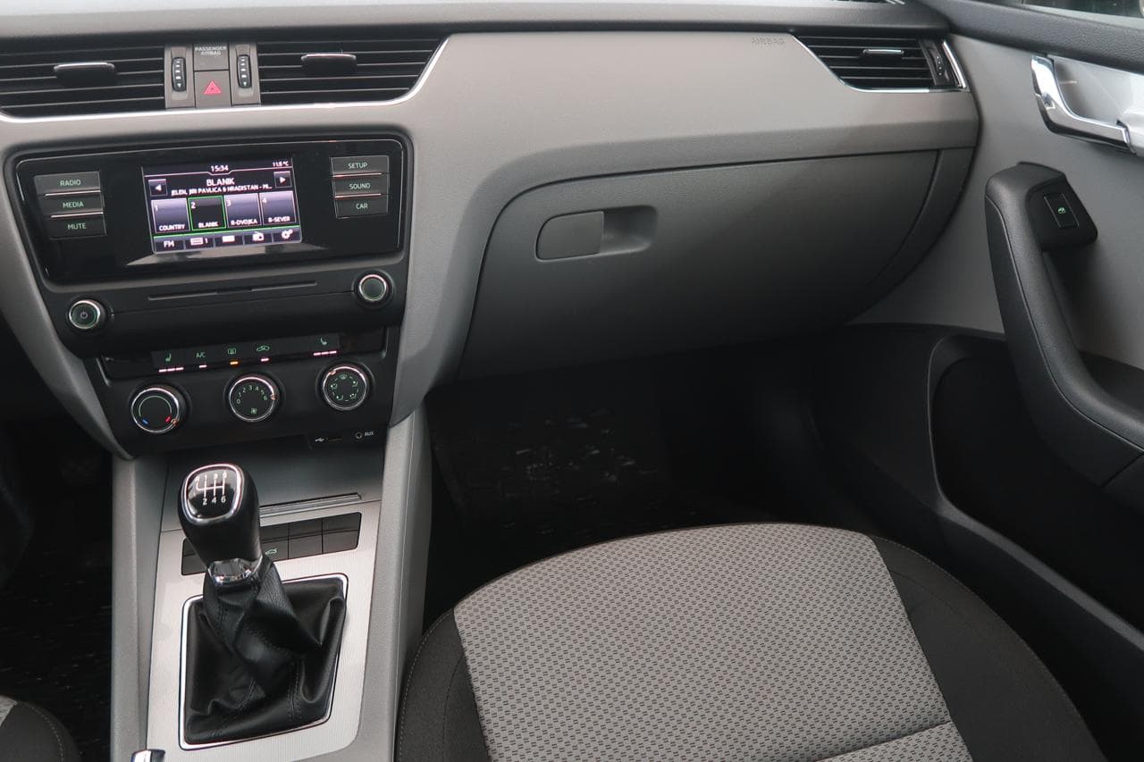 2016 Škoda Octavia - 11