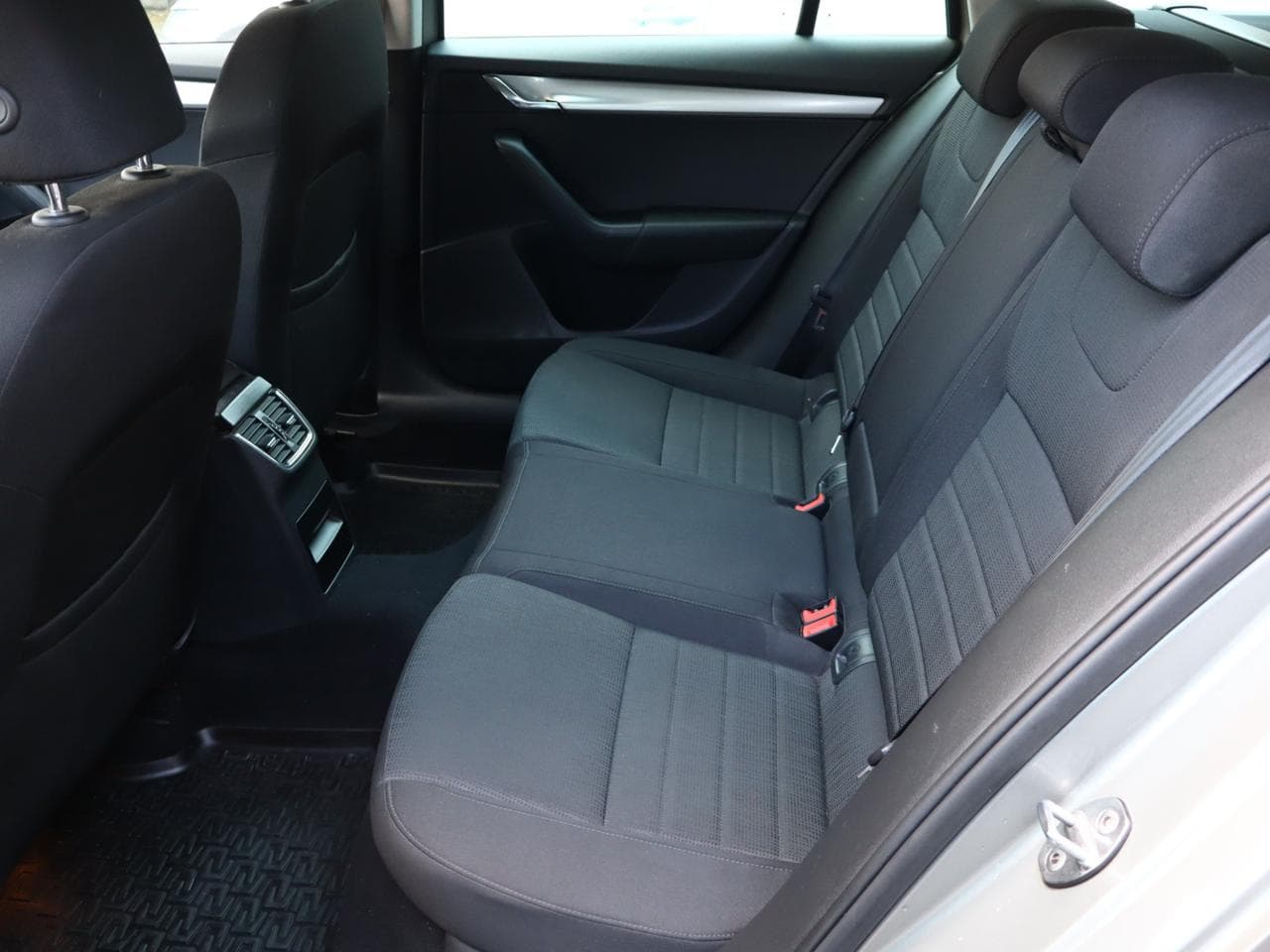 2015 Škoda Octavia - 13