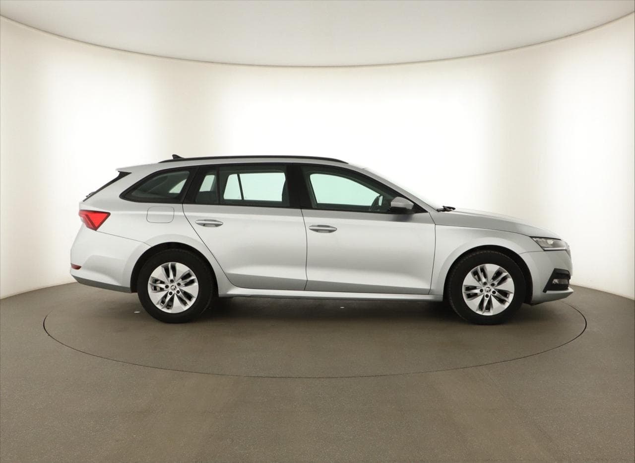 2021 Škoda Octavia - 8