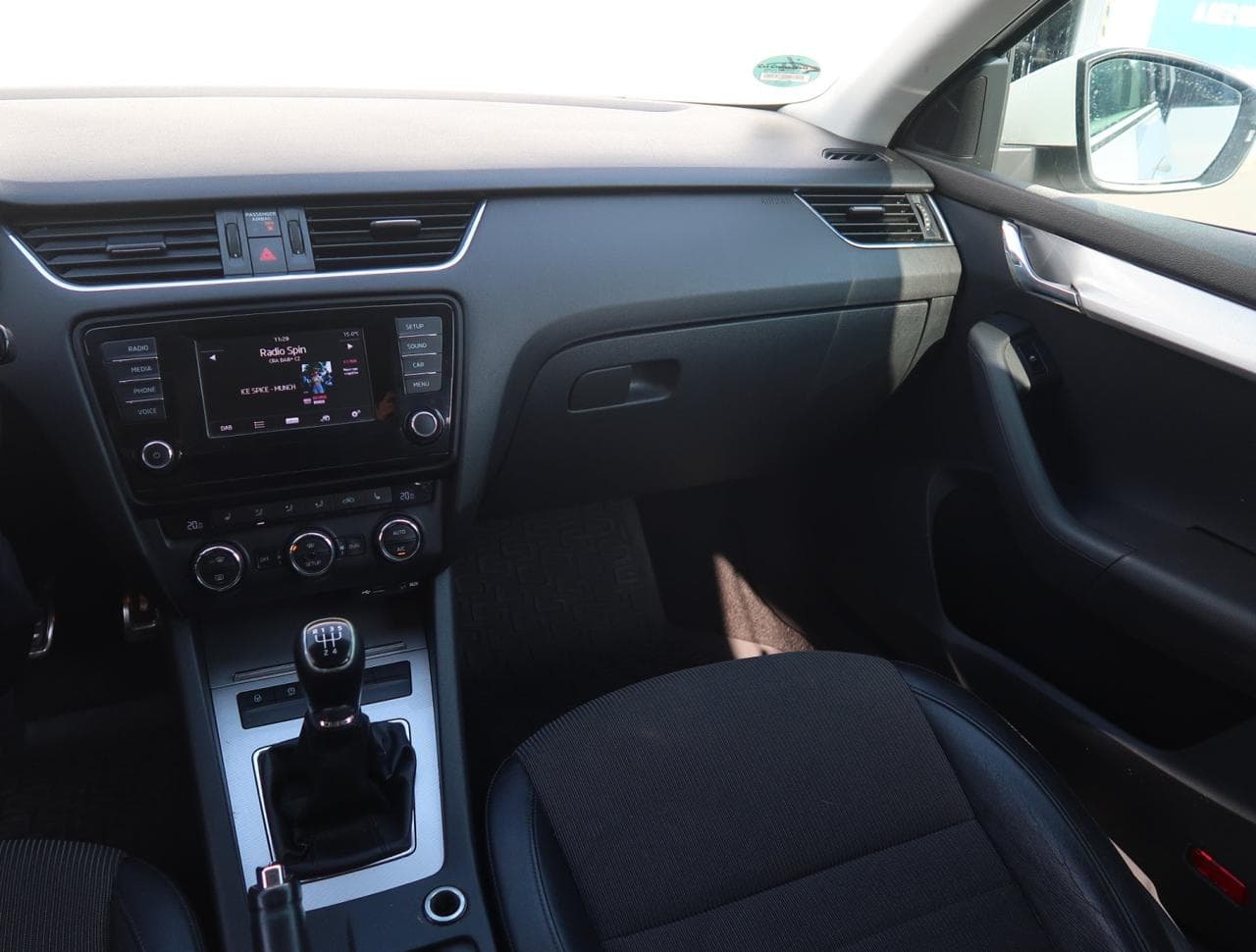 2013 Škoda Octavia - 11