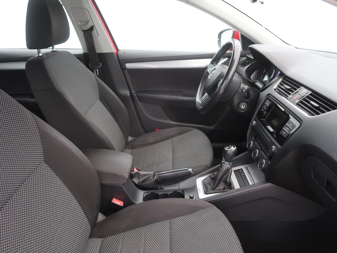 2015 Škoda Octavia - 12