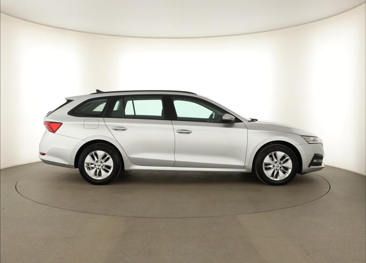 2022 Škoda Octavia - 8