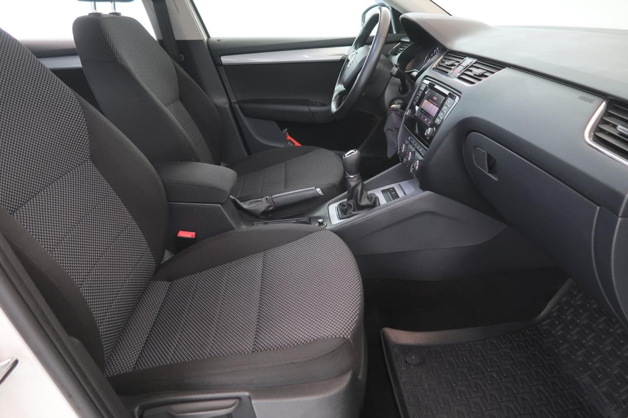 2014 Škoda Octavia - 12