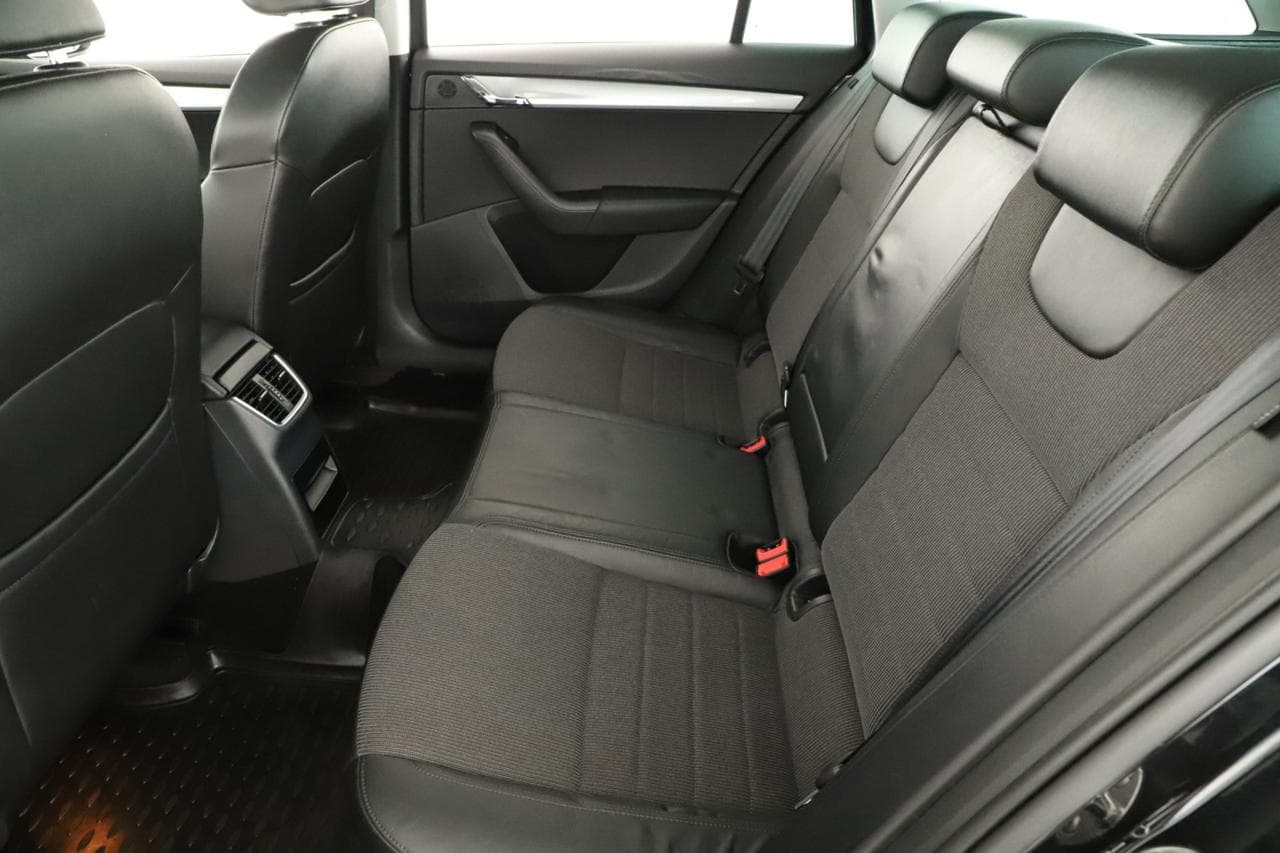 2015 Škoda Octavia - 12