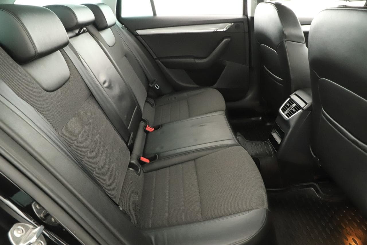 2015 Škoda Octavia - 11