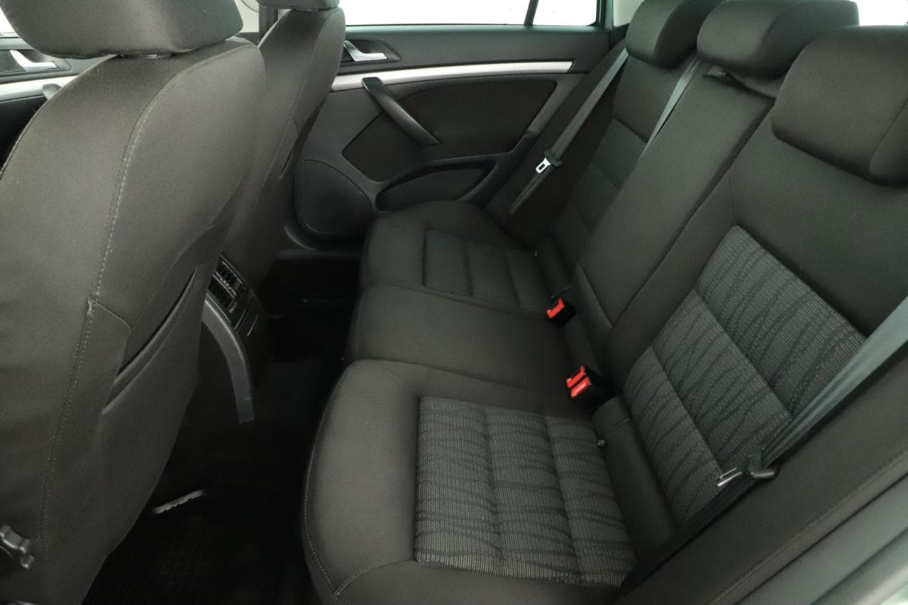 2011 Škoda Octavia - 12