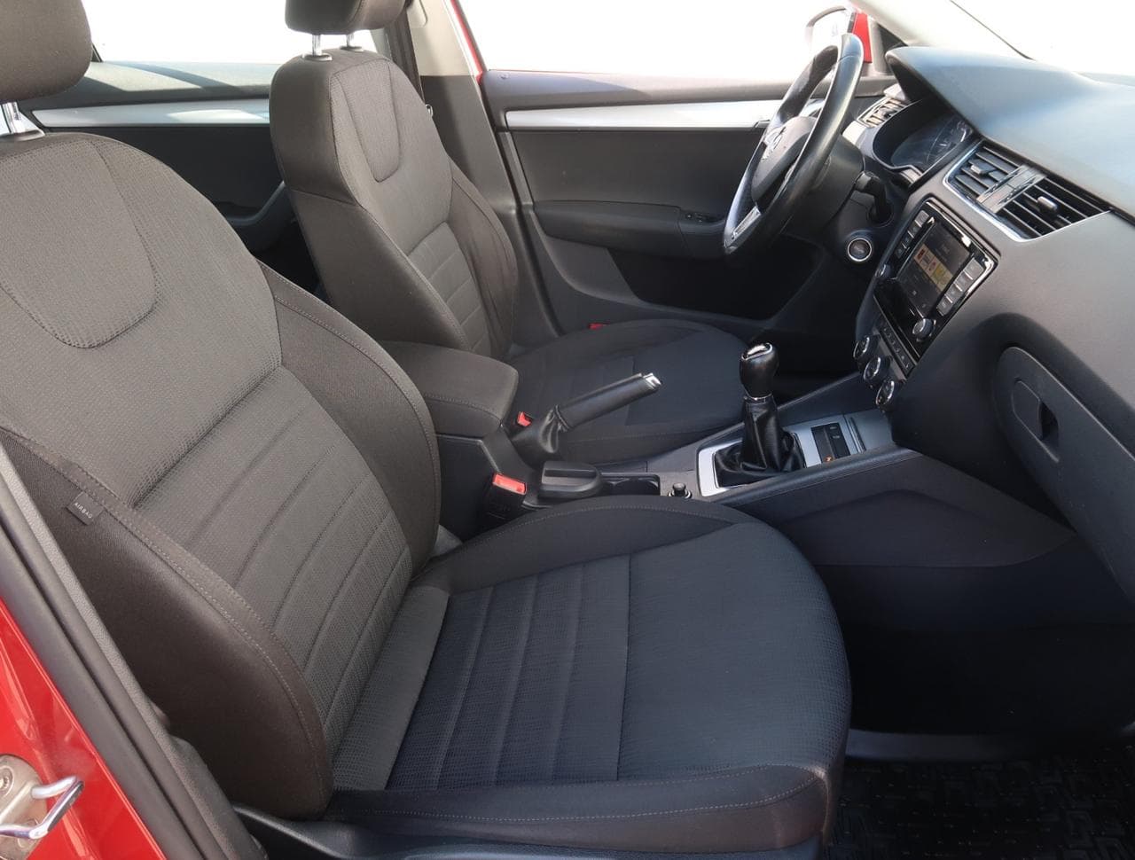 2016 Škoda Octavia - 12