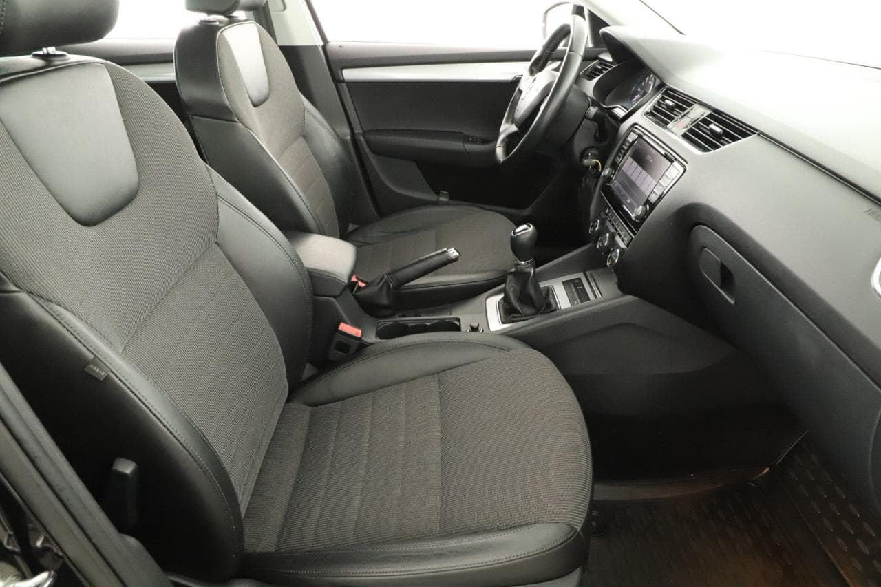 2015 Škoda Octavia - 10