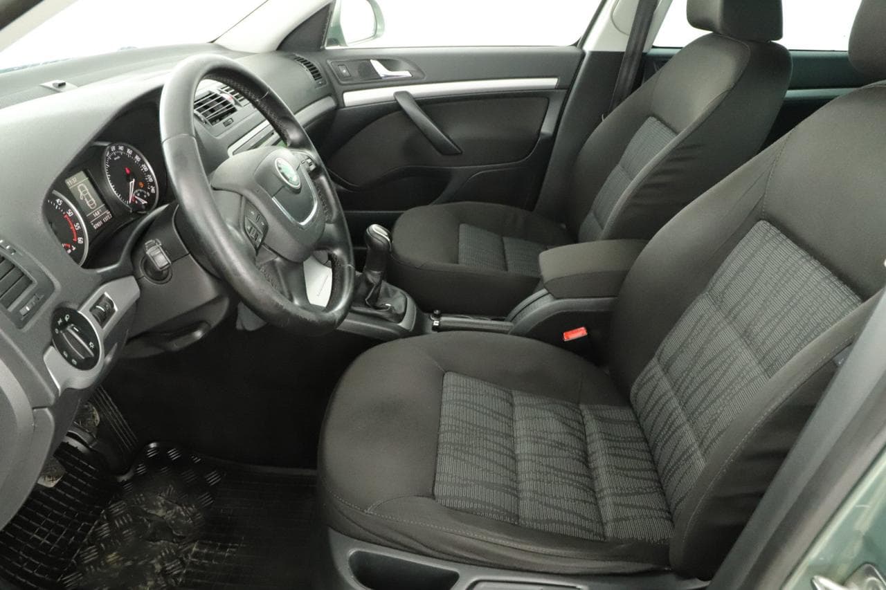 2011 Škoda Octavia - 13