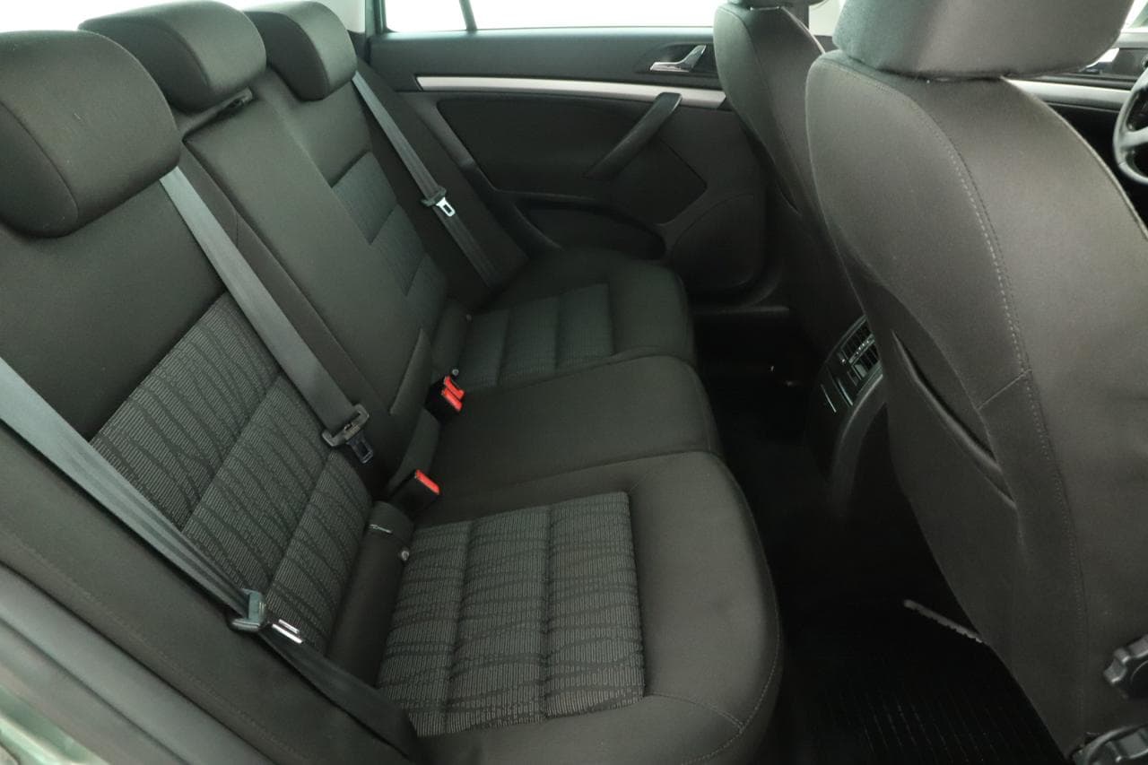 2011 Škoda Octavia - 11