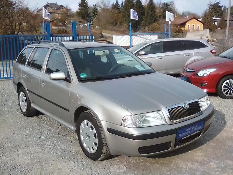 Škoda Octavia 1.6i Tour 75KW , 1.majitel kombi