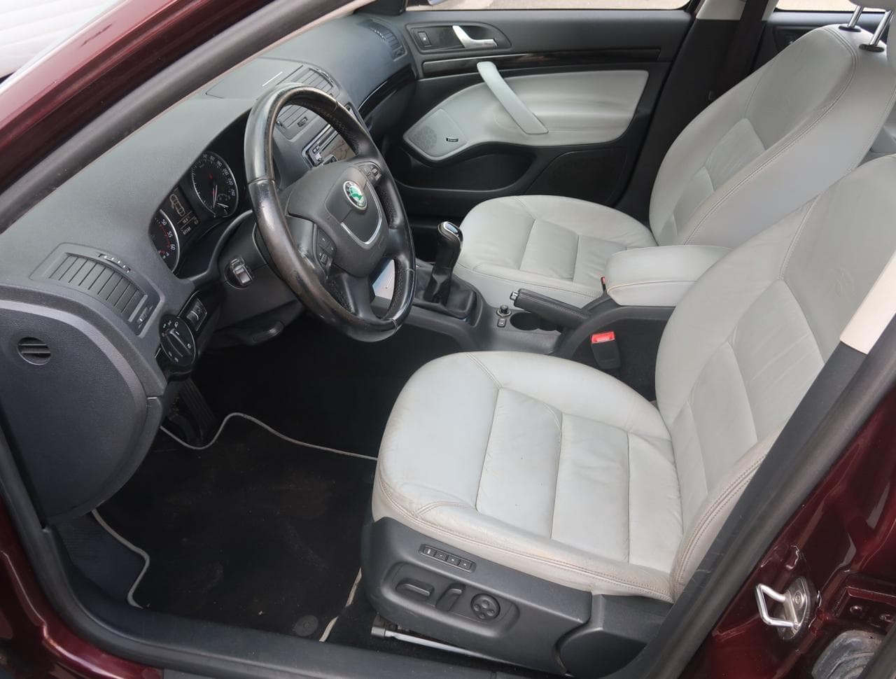 2011 Škoda Octavia - 16