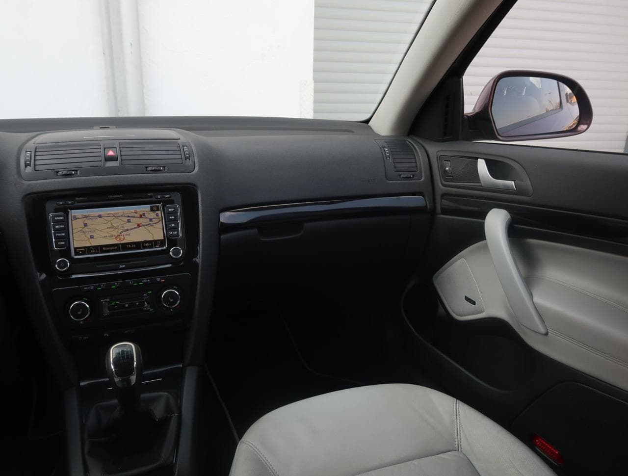 2011 Škoda Octavia - 11