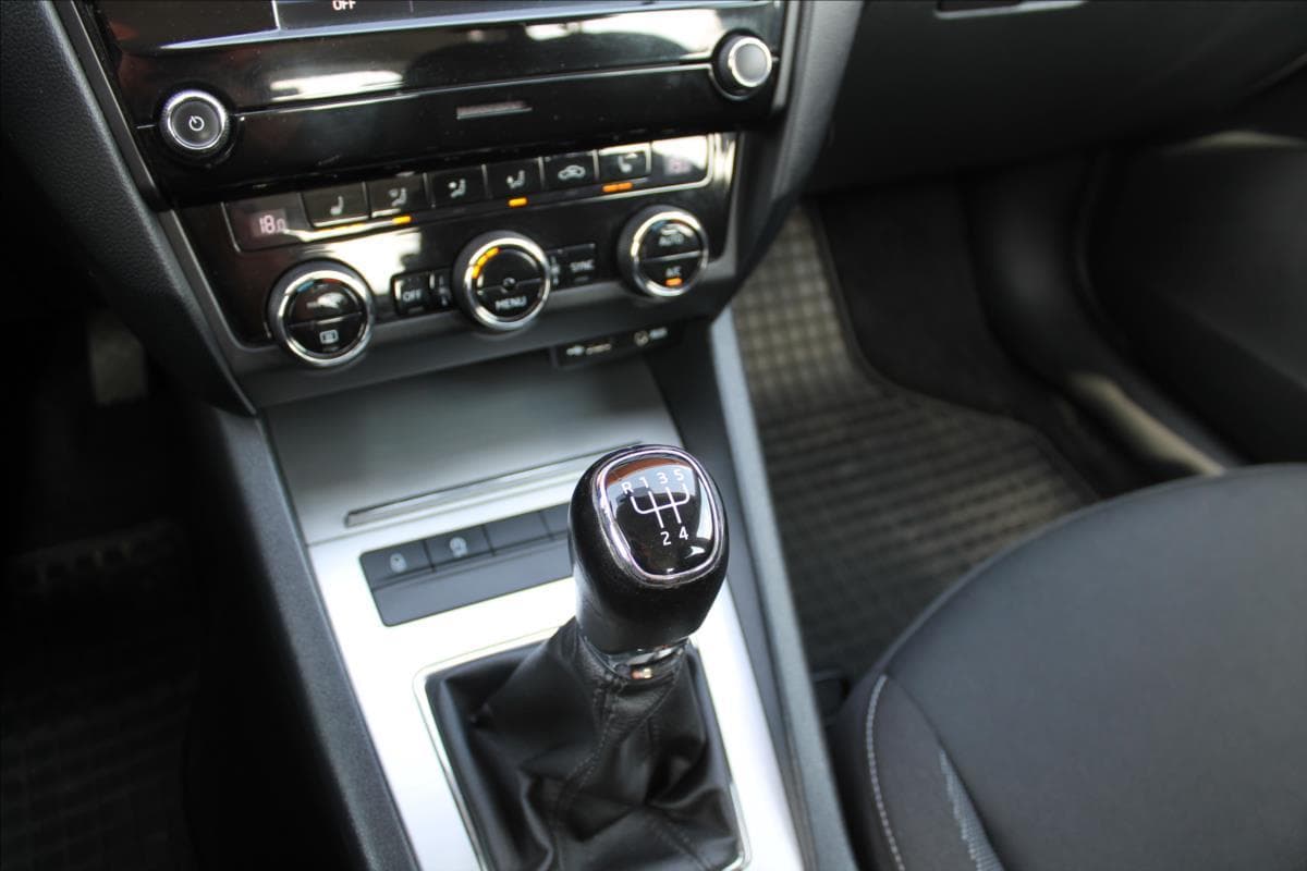 2017 Škoda Octavia - 17
