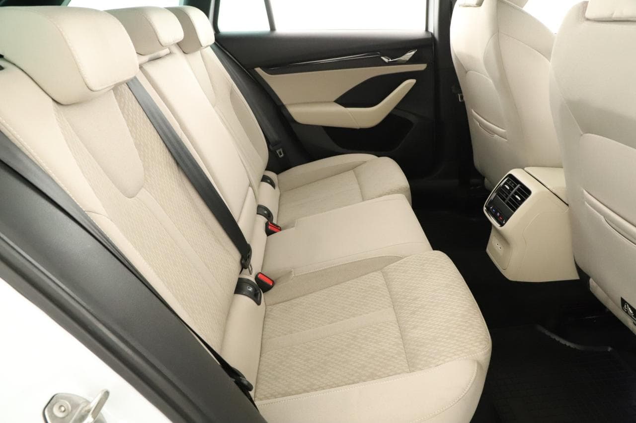 2023 Škoda Octavia - 11