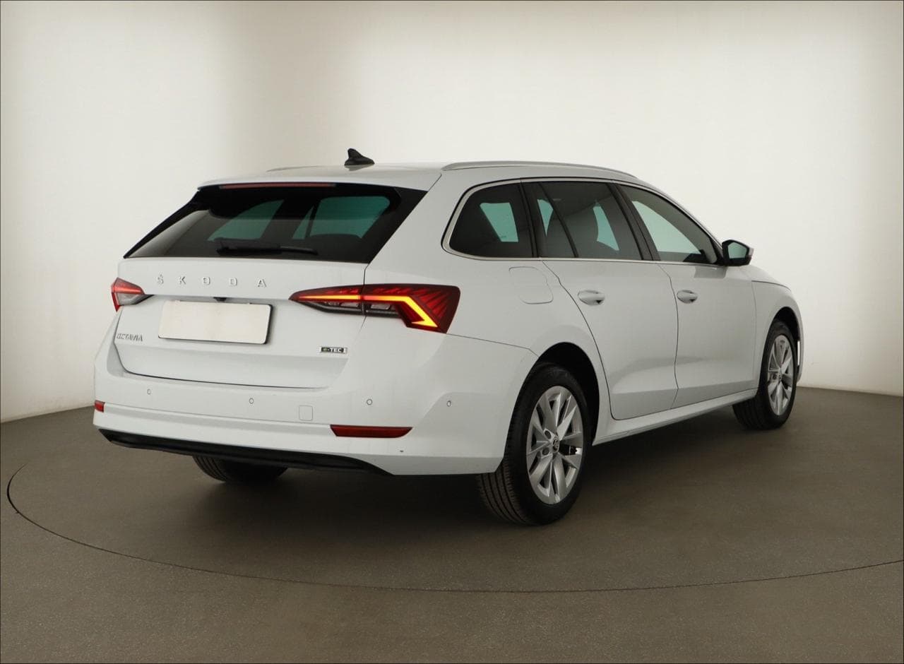 2023 Škoda Octavia - 7