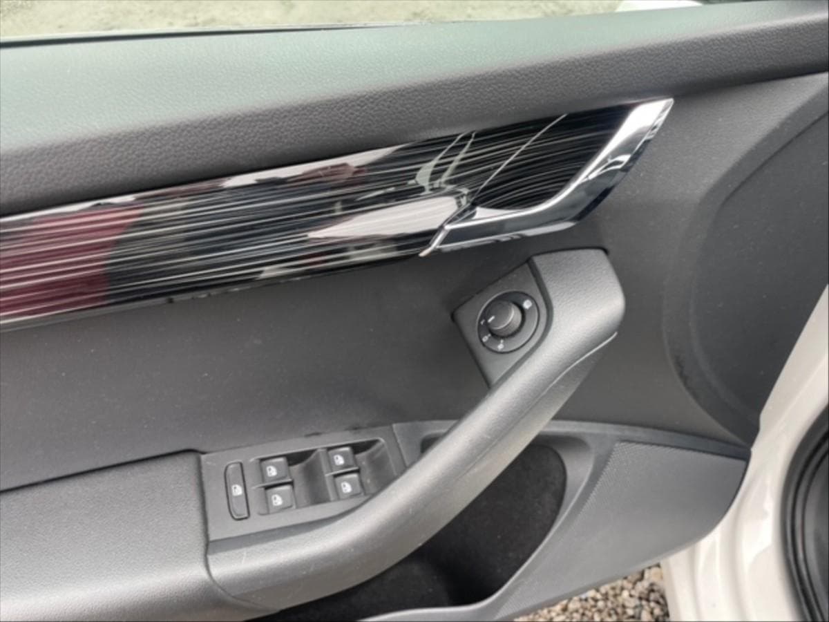 2020 Škoda Octavia - 11