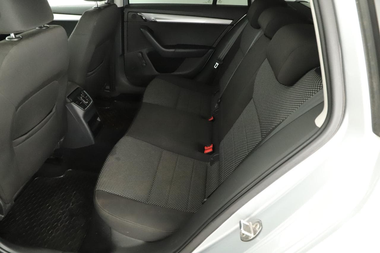 2016 Škoda OCTAVIA - 12