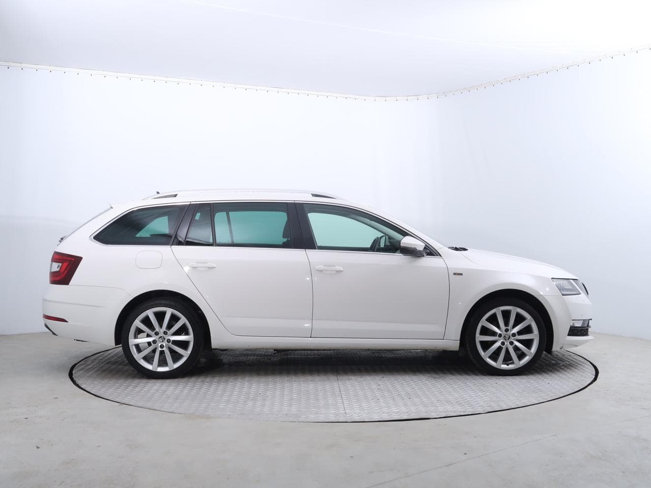 2019 Škoda OCTAVIA - 8