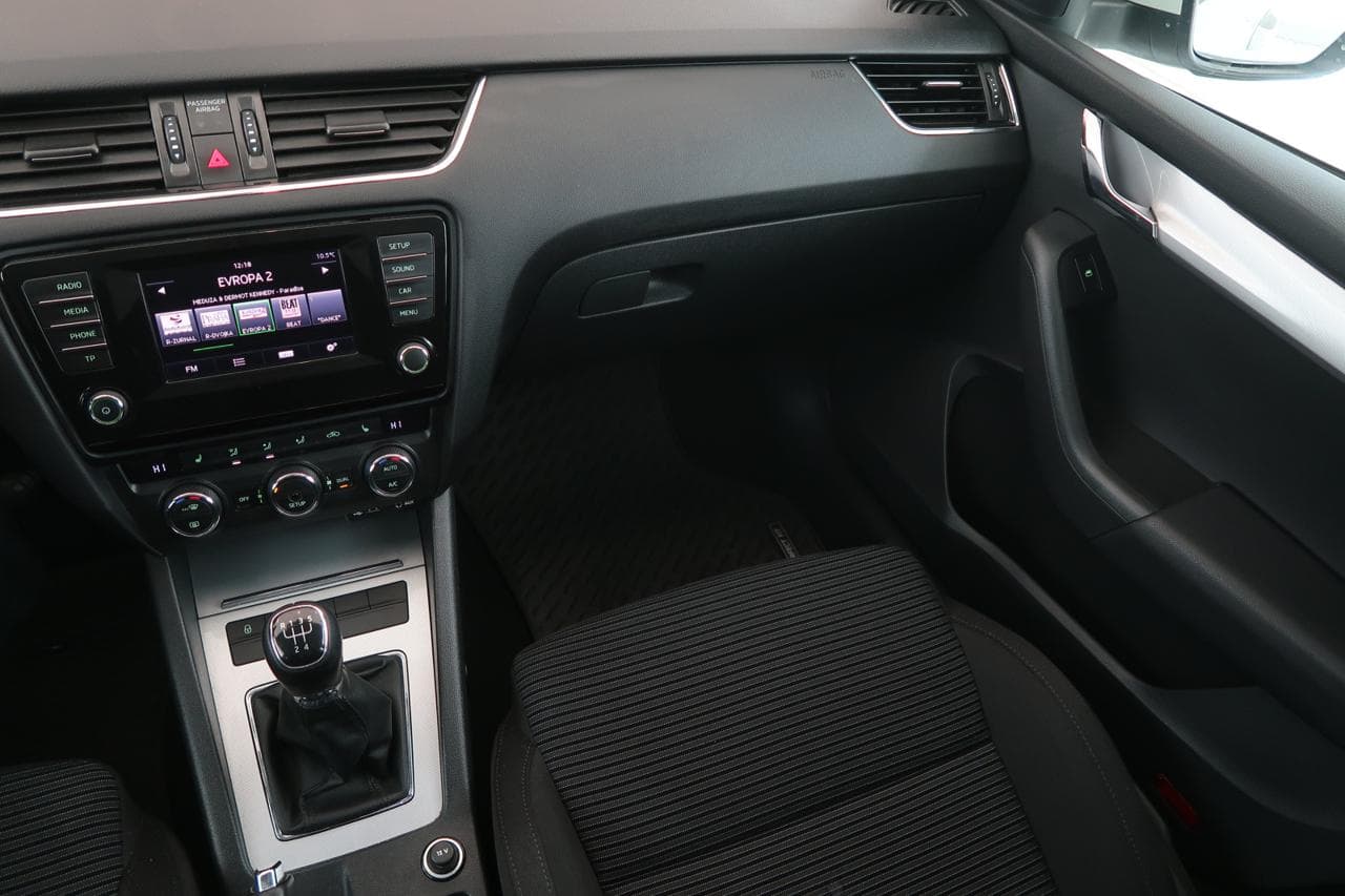 2015 Škoda OCTAVIA - 11