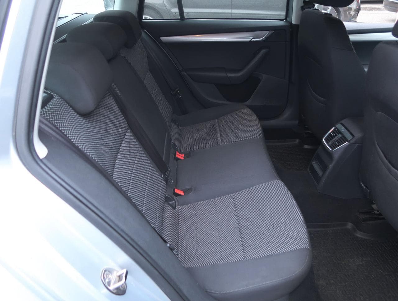 2015 Škoda OCTAVIA - 13