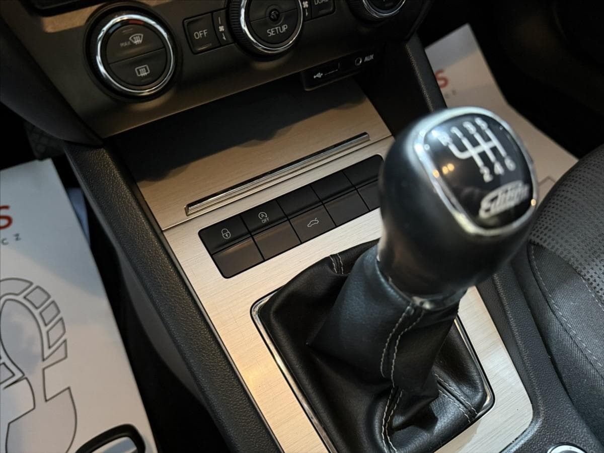 2015 Škoda OCTAVIA - 16
