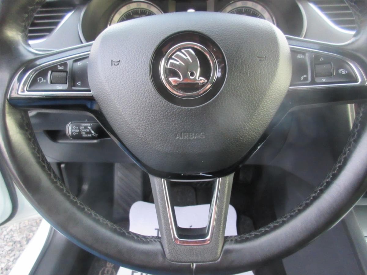 2018 Škoda OCTAVIA - 11