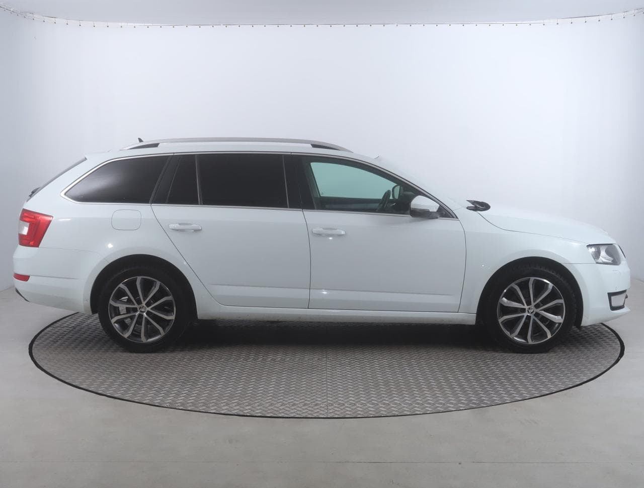 2016 Škoda OCTAVIA - 8