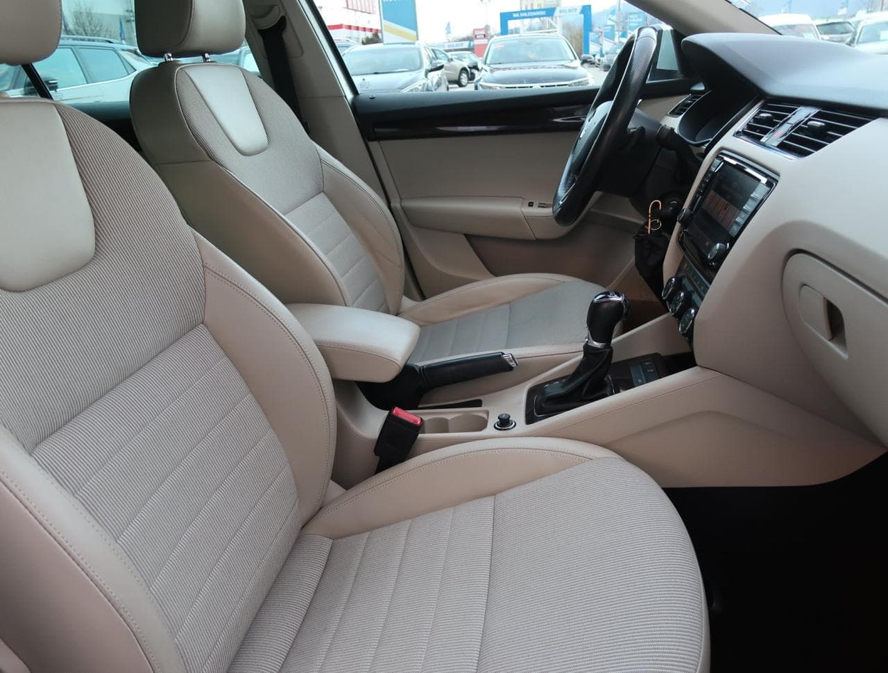 2015 Škoda OCTAVIA - 12