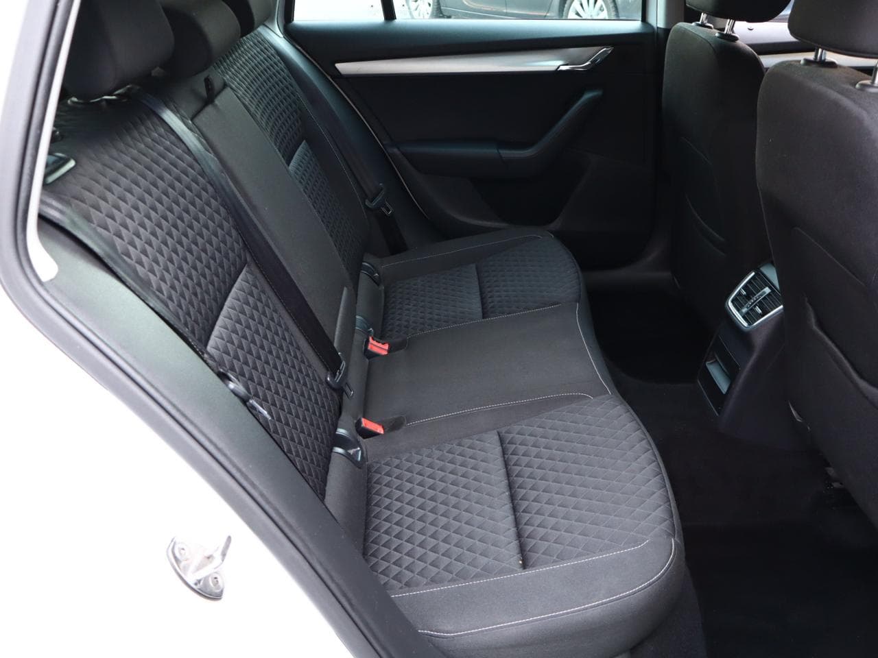 2017 Škoda OCTAVIA - 11