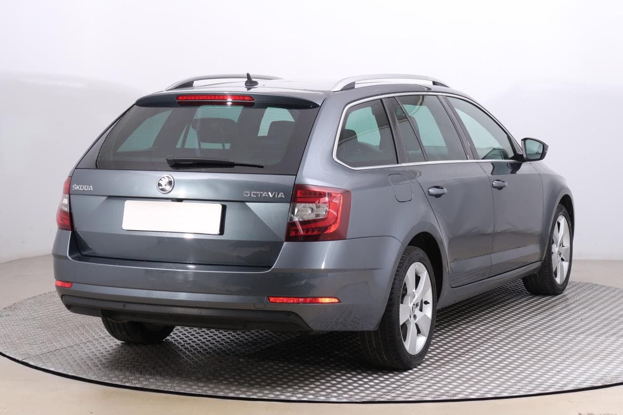 2020 Škoda Octavia - 13