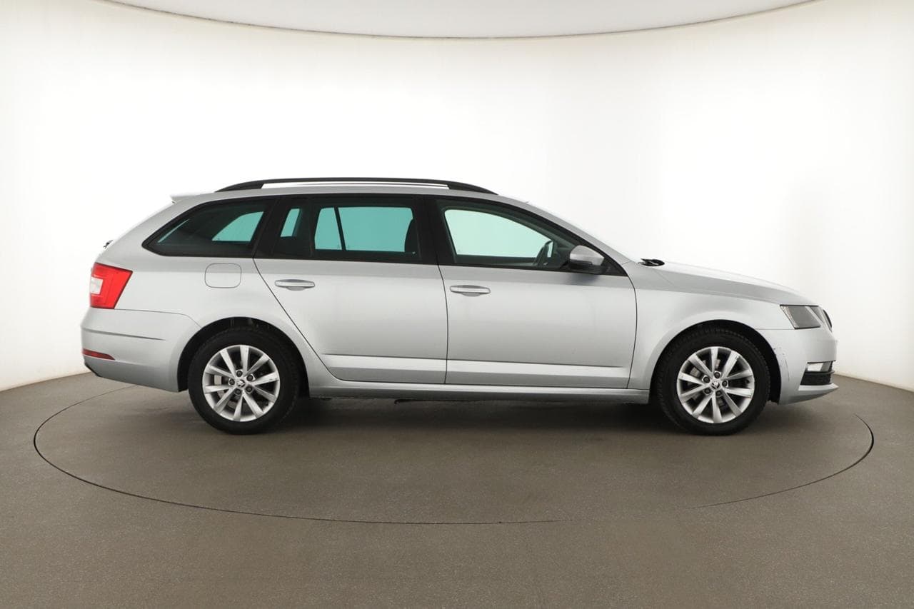 2019 Škoda OCTAVIA - 8